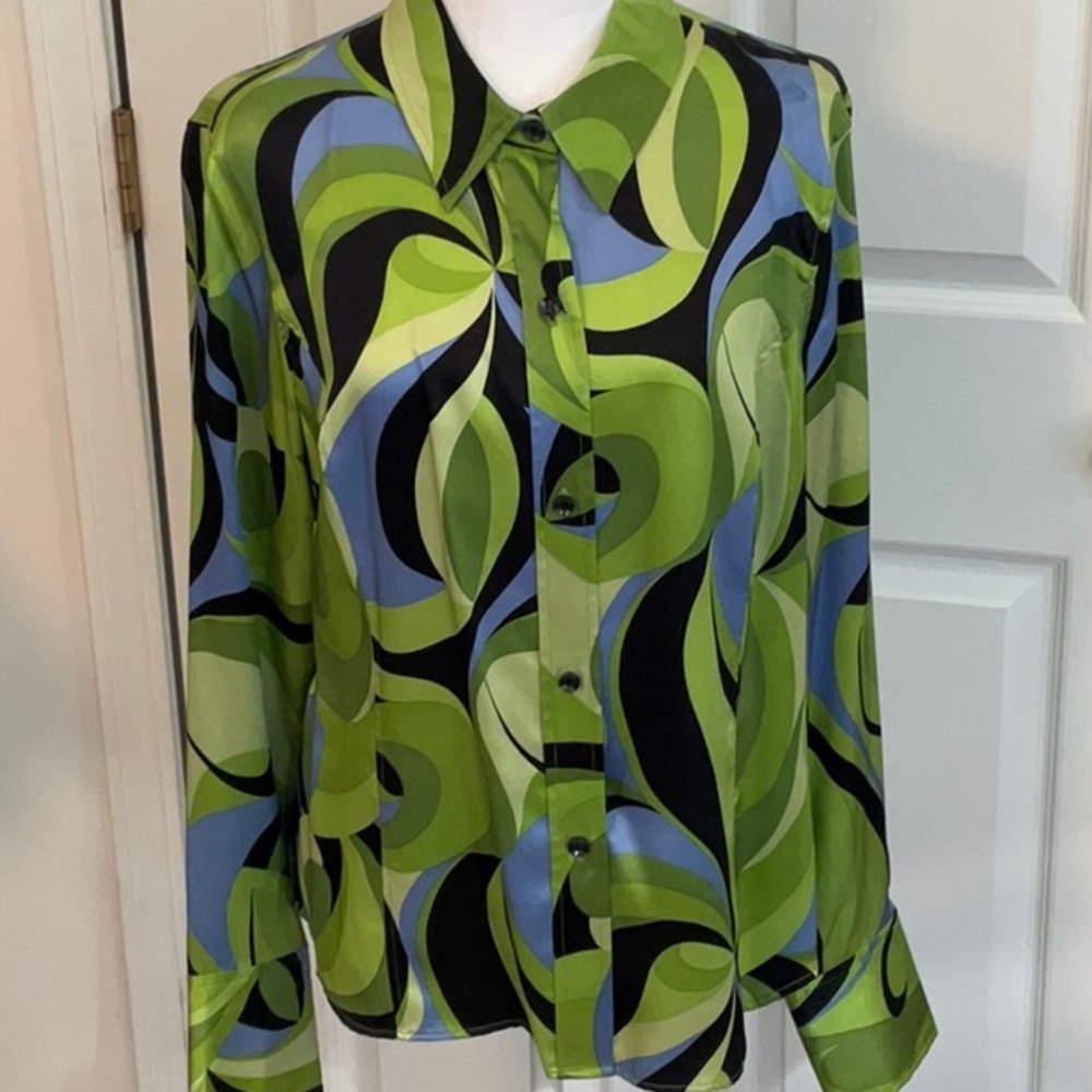 LIZ CLAIBORNE BUTTON DOWN TOP SIZE MEDIUM